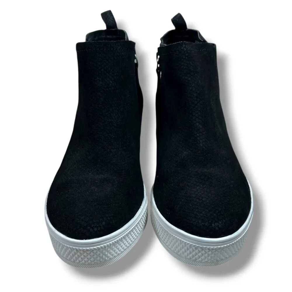 Caslon Women's 8M Cnaidy Lea Black Snake Suede‎ Leather Wedge Sneaker Booties
